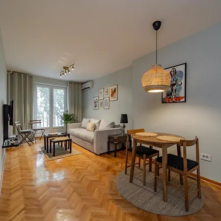 Charming One Bedroom In The Heart Of Belgrade