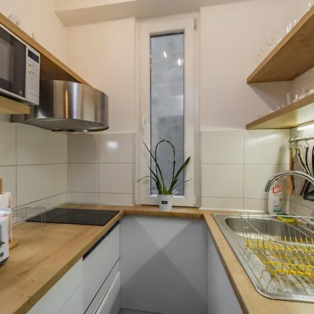 Charming One Bedroom In The Heart Of Belgrade